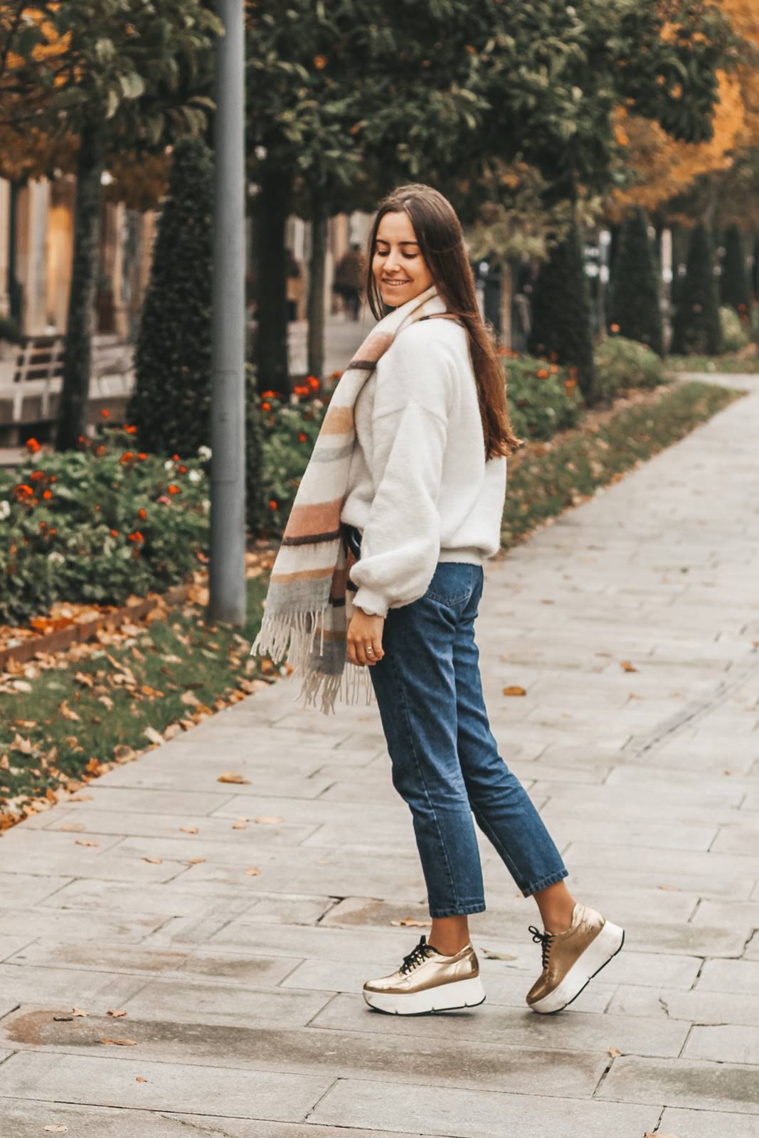 golden sneakers mom jeans golden_sneakers_mom_jeans