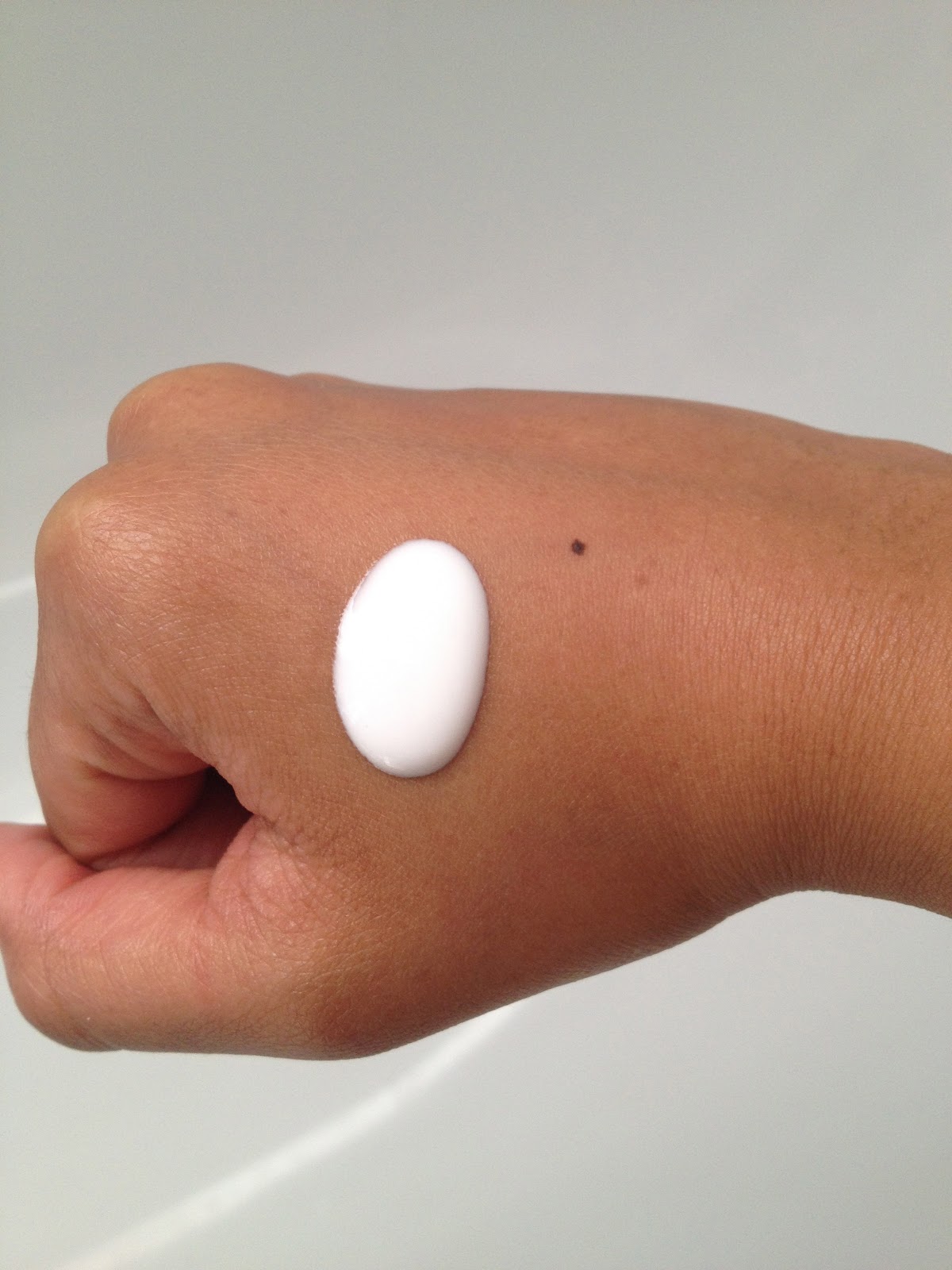 Dainty Little Things Lacura Moisturising Body Lotion by Aldi (For dry