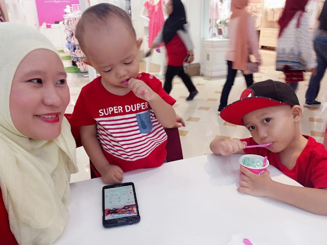 LEPAK MAKAN AISKRIM BASKIN ROBBINS, FLAVOR APA FAVORITE KORAG? LEPAK MAKAN AISKRIM BASKIN ROBBINS, FLAVOR APA FAVORITE KORAG?
