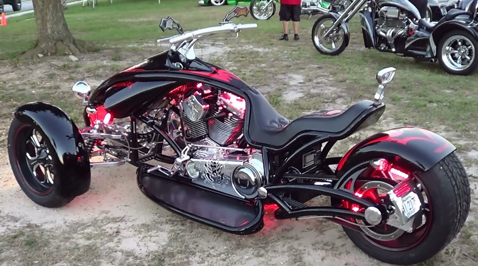 custom 3 wheel motorcycle