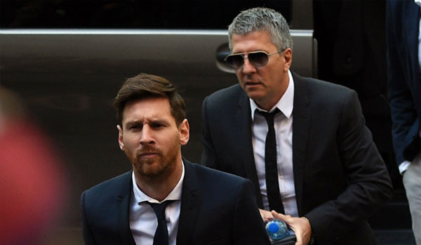 Messi rời Barca 0 đồng: Cha đẻ lên tiếng khiến Real, Man City ngỡ ngàng 2 Messi rời Barca 0 đồng: Cha đẻ lên tiếng khiến Real, Man City ngỡ ngàng 2
