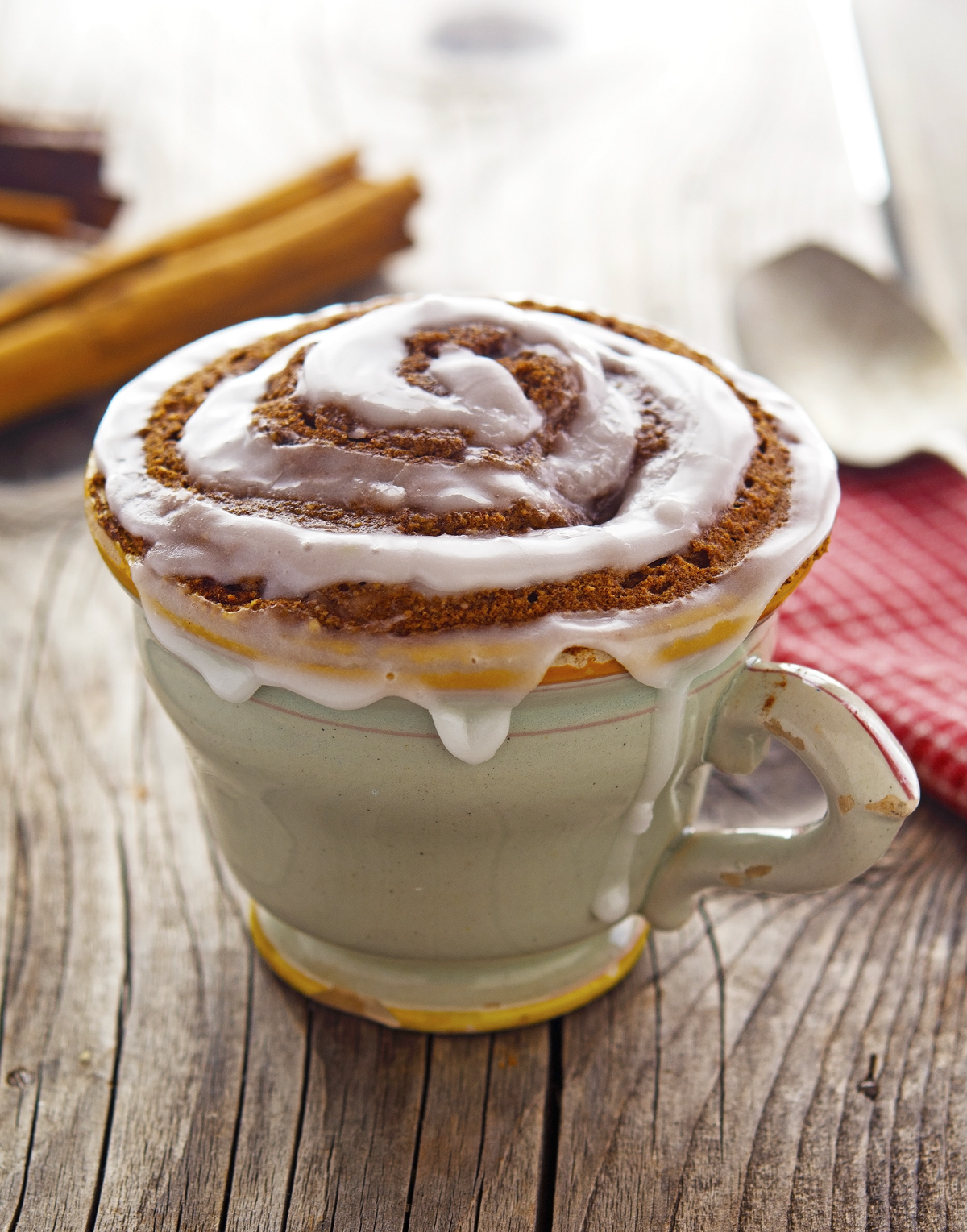 Cinnamon Roll in a Mug - i am baker