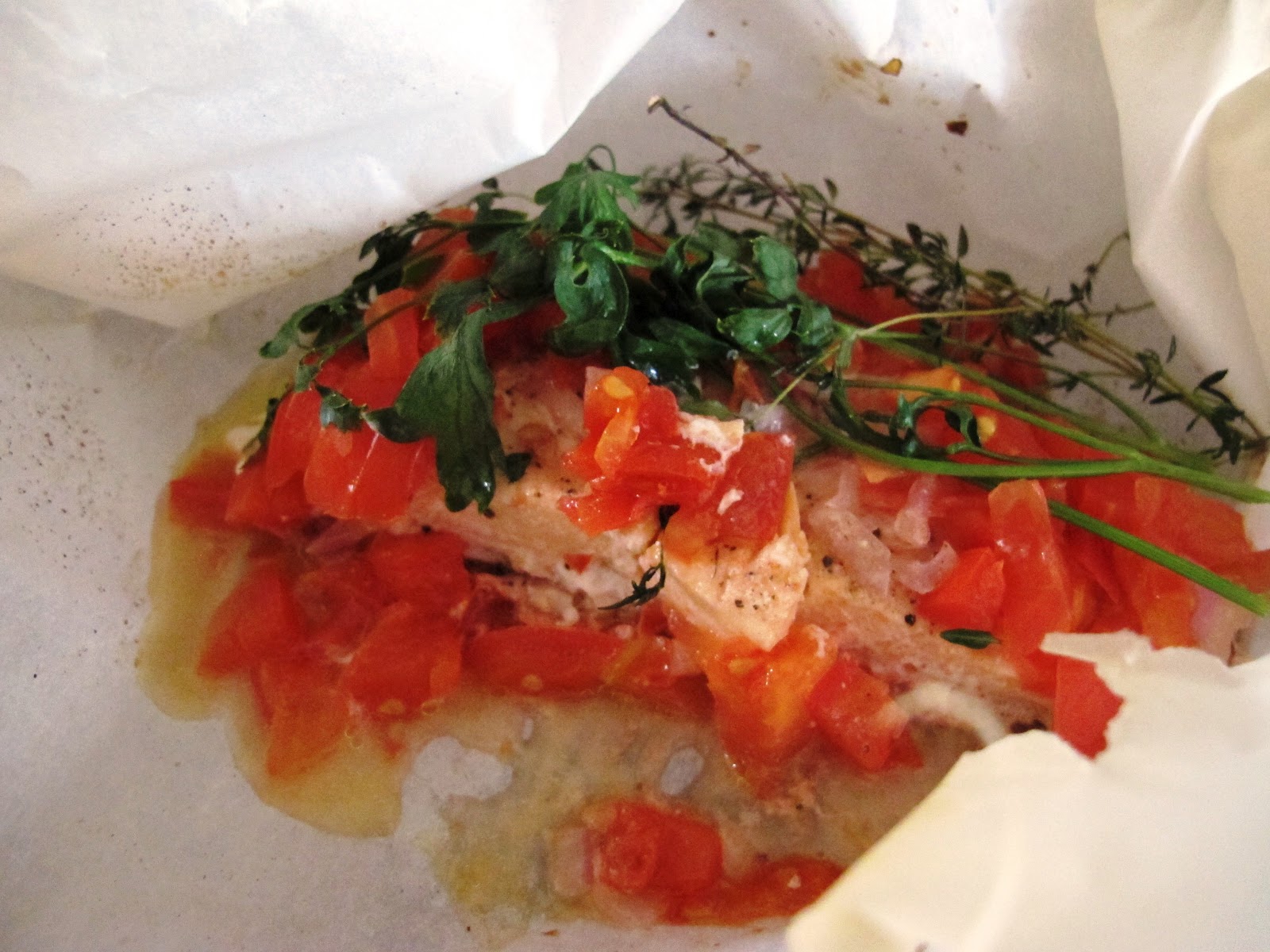 Dinner Place Salmon Fillet en Papillote with Shallots and Tomatoes