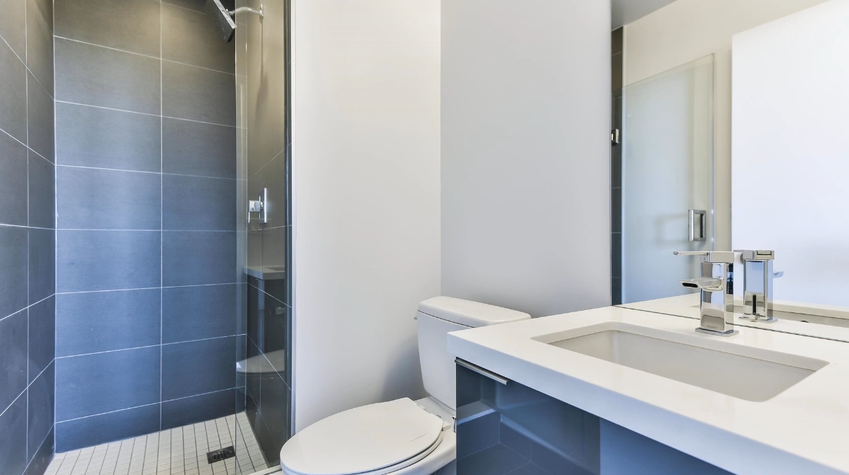 13 Photos vs. 8 Eglinton Ave E #4705, Toronto Condo Interior Design Tour