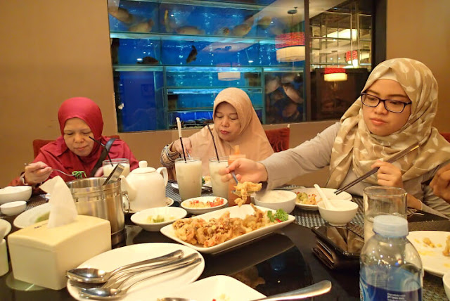 Jun Njan, Chinese Seafood Restaurant Favorit Keluarga suasana nyaman di jun njan