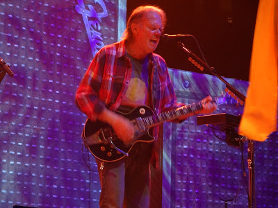 Neil Young News: On The Rail: Neil Young & Crazy Horse Concerts ...