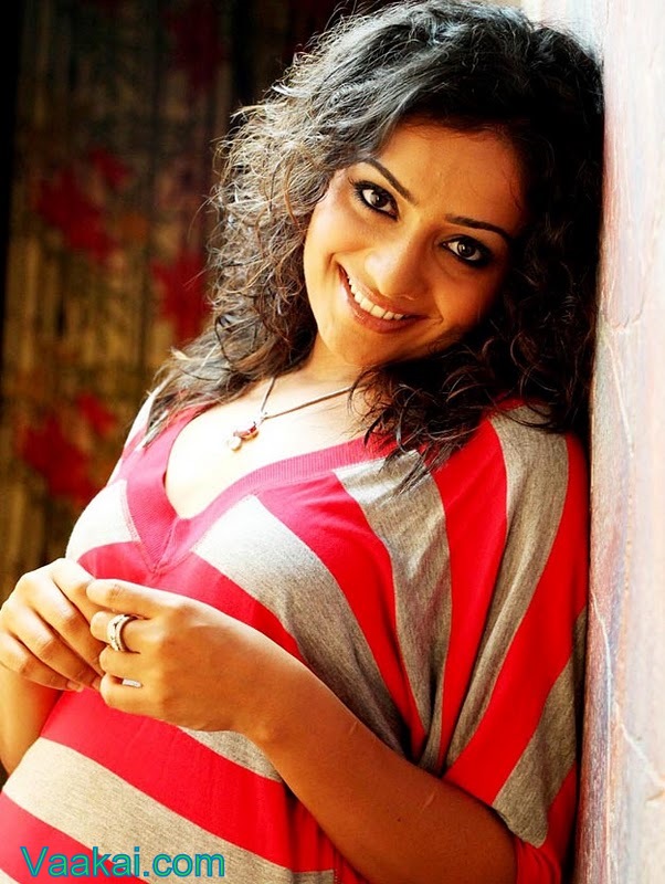 Sexy Indian Hot New Malayalam Actress Meera Vasudevan Hot
