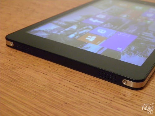 Mediacom SmartPad iPro W810, lato inferiore con altoparlanti stereo