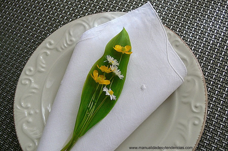 Servilletero realizado con flores silvestres para boda campestre