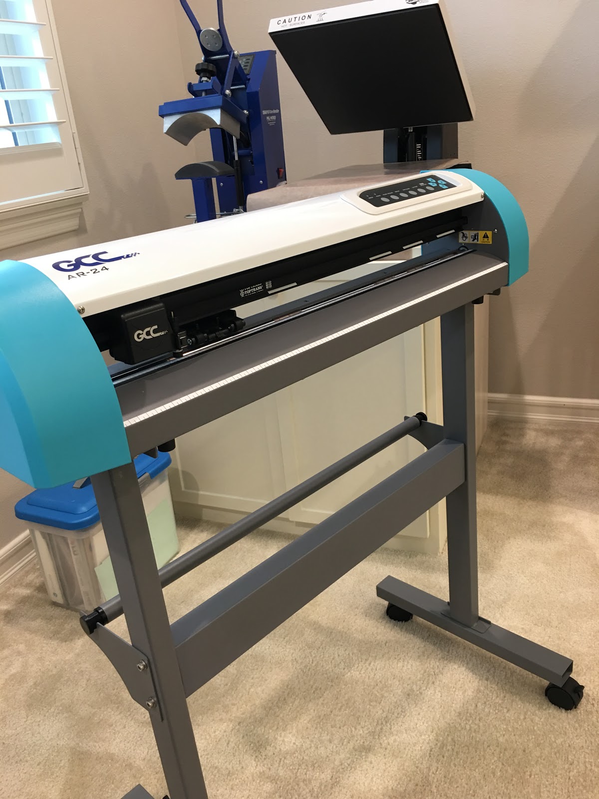 Affordable 24" Vinyl Cutter: Using GCC with Silhouette Pros and Cons - Silhouette