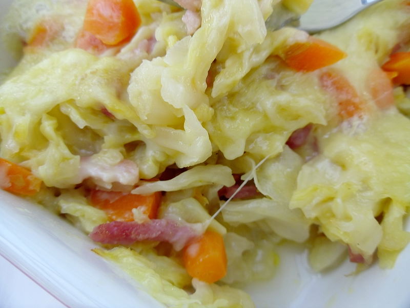 Gourmande ou passionnée...: Chou, carotte et lardon, gratinés au Saint
