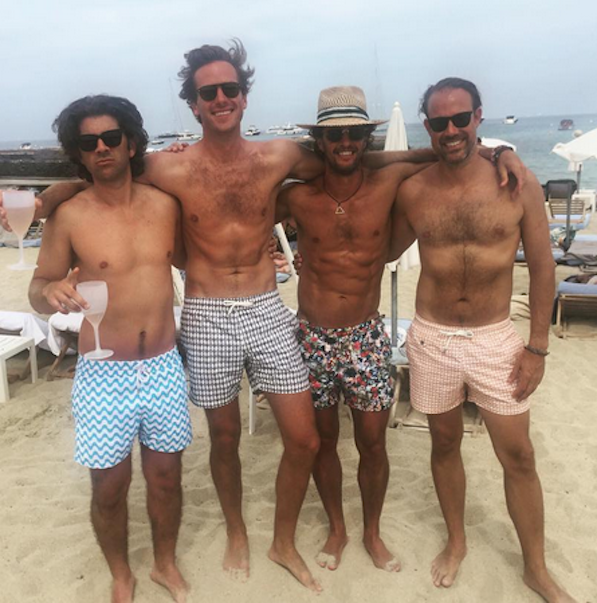 armie%2Bhammer%2Bshirtless%2Bshorts%2Bbeach.png