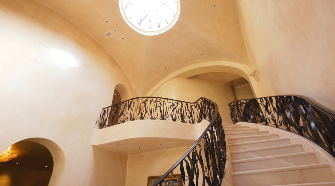 29 Interior Design Photos vs. Tour 715 N Alpine Dr, Beverly Hills, CA
