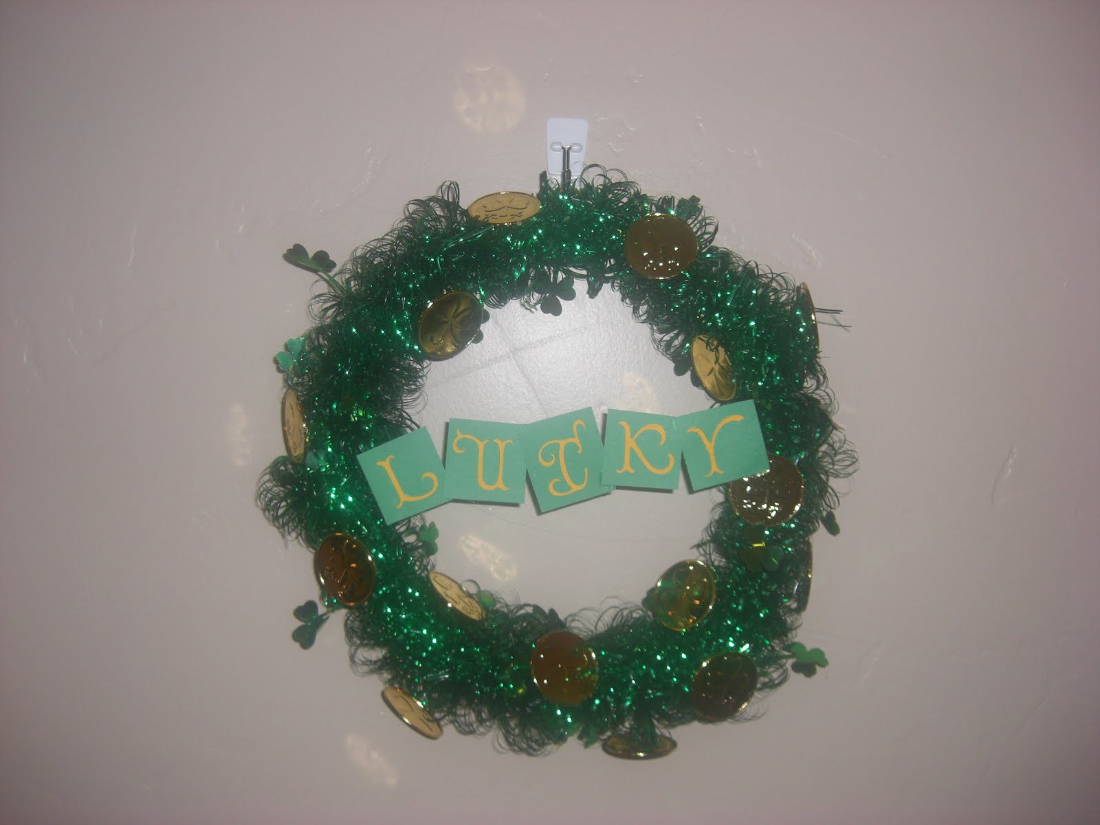 ...A Little Bit of Everything...: DIY: St. Patty's Day Wreath