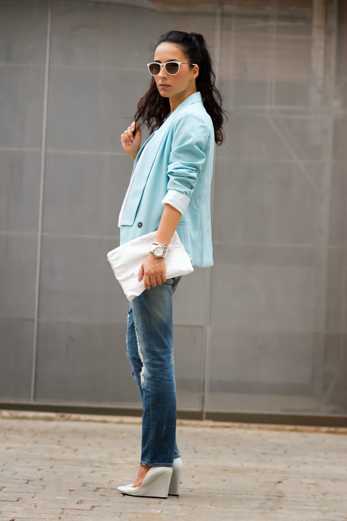 outfit blazer azul claro