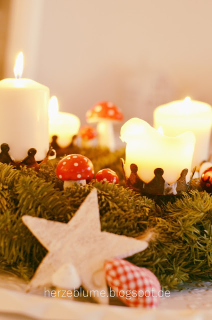 Valentinstag feiertag christlicher teilen Herzeblümchen