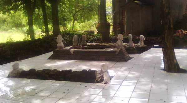 Makam Mbah Anggungboyo, Joko Tingkir, di Desa Pringgoboyo Lamongan
