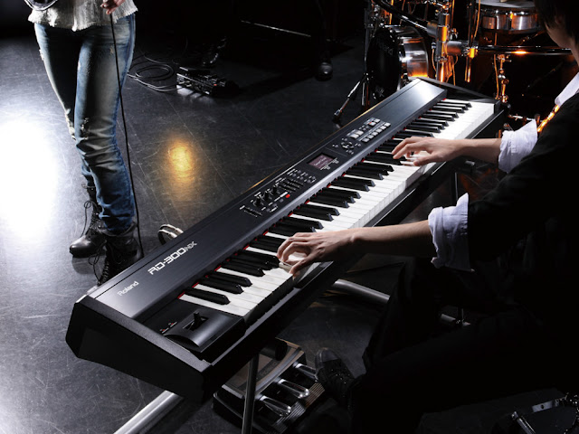 Giá Bán Đàn Piano điện Roland RD-300NX Hôm Nay