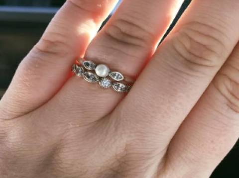 Cincin Kawinnya Diolok-Olok, Kisah Wanita Ini Jadi Viral Cincin Kawinnya Diolok-Olok, Kisah Wanita Ini Jadi Viral