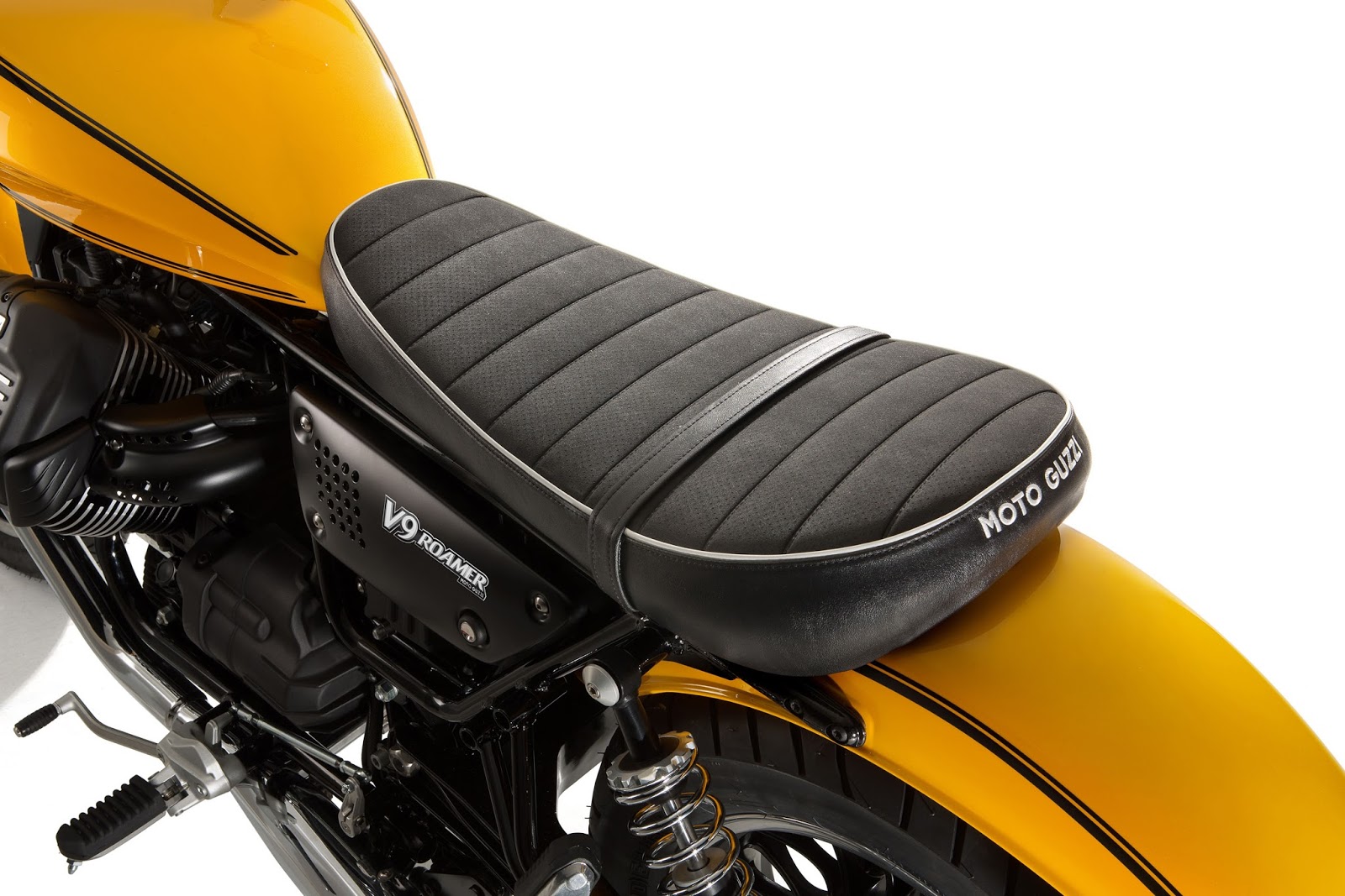 moto guzzi v9 roamer 2016