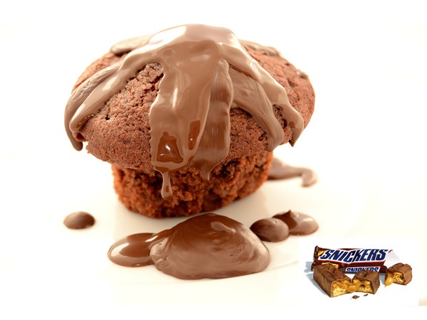 Cómo hacer cupcakes con chocolatinas Snickers