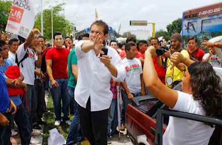 Mentadas de madre y patadas entre activistas en calles de Cancún a una semana de las elecciones (fotos)