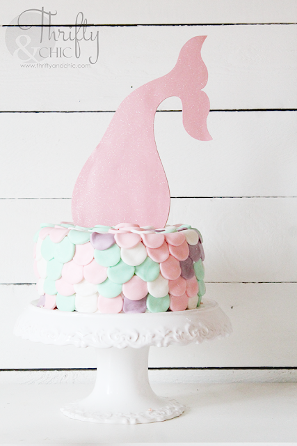 DIY mermaid birthday party and decorating ideas. DIY under the sea birthday party and decorating ideas. DIY mermaid cake, mermaid tail cake. 