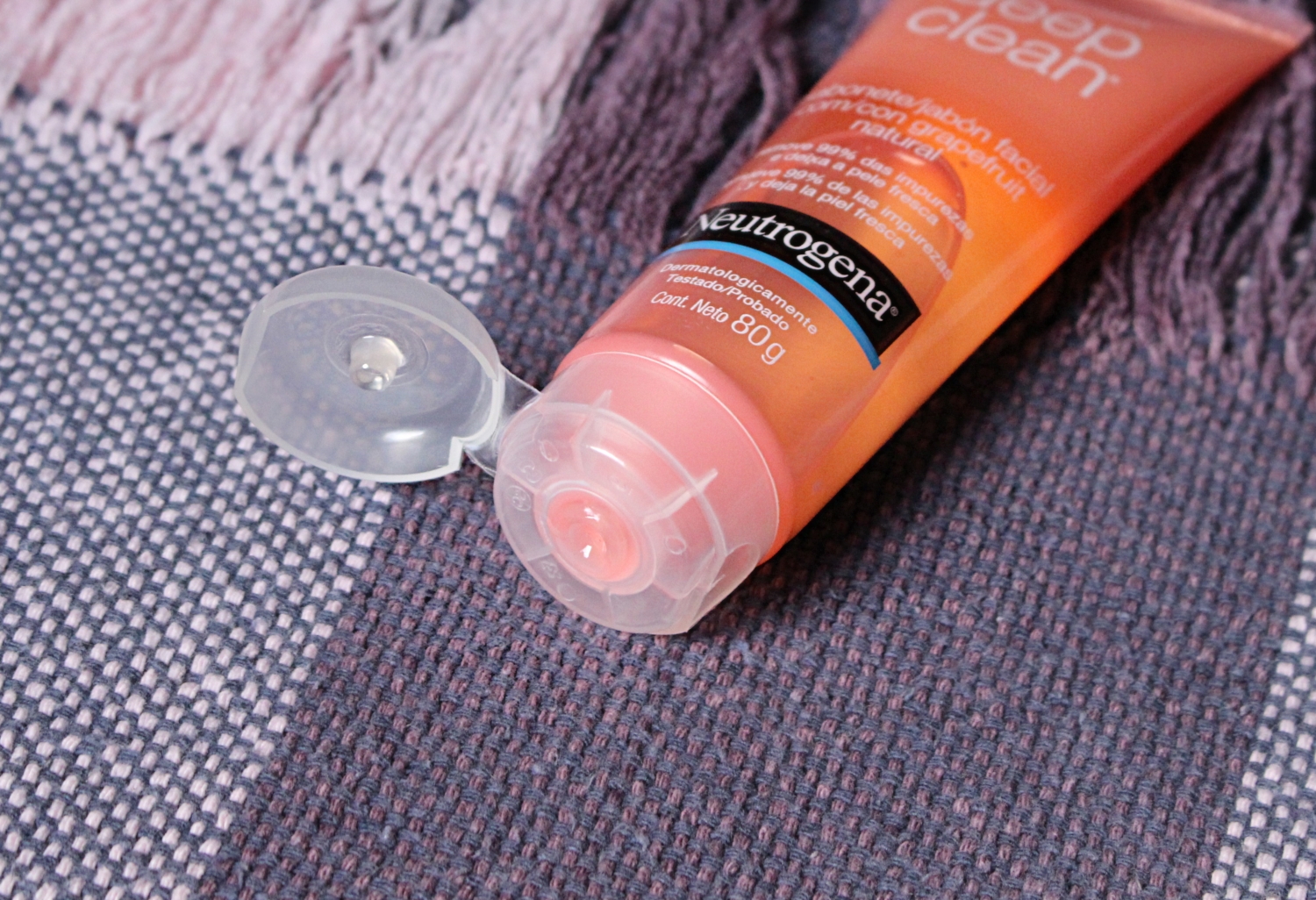 neutrogena deep clean grapefruit