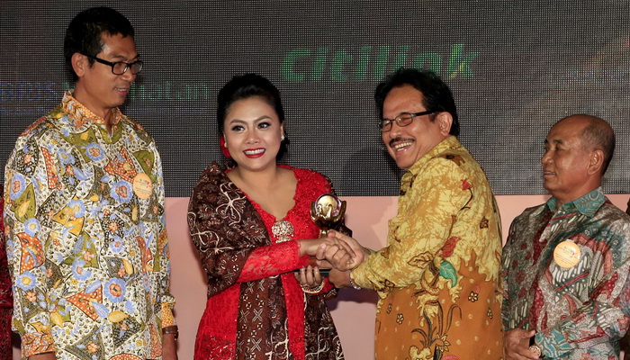 Tabanan Raih Government Award 2016  untuk Tata Kelola Pemerintahan