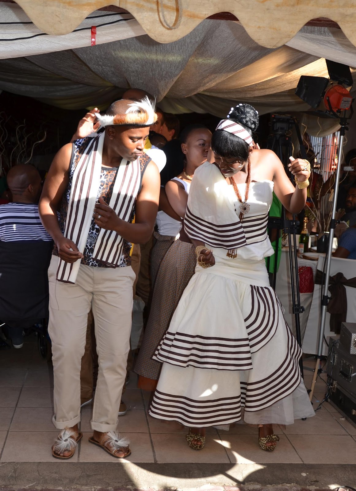 artSMart: LOYISO NOW A MARRIED MAN
