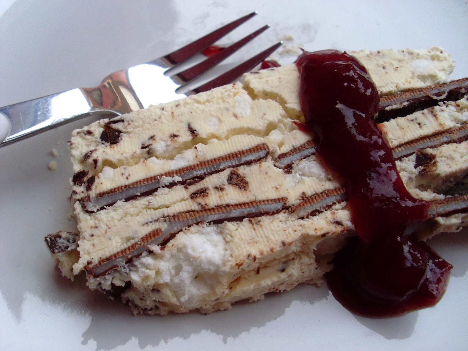 Cakeyboi: After Eight Meringue Gelato Cake with Spiced Cranberry Sauce