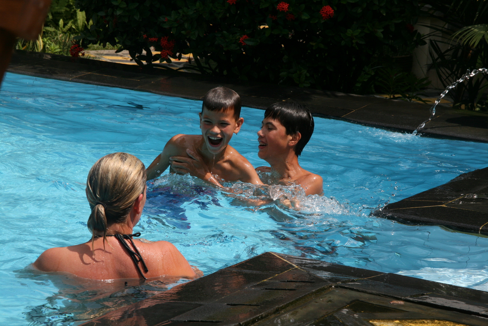De Familie Scholten In Indonesie Zondag 15 Juli Zwembaddag