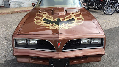 Moverse por el mundo es más rápido en un Trans Am 1979 que en un trineo y reno. www.transam1979.com