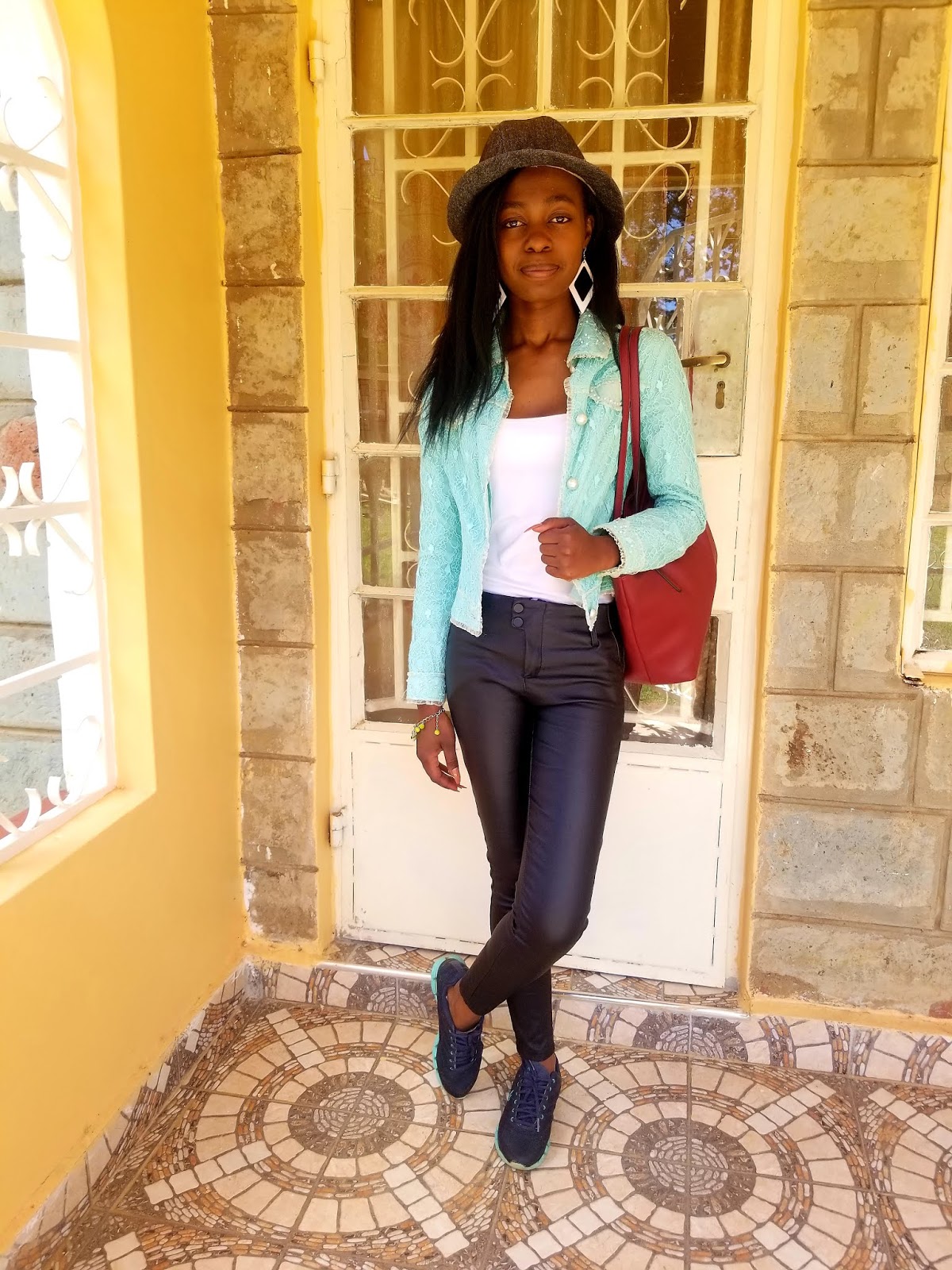 Five Tips On How To Wear Leggings As Pants For A Casual Day