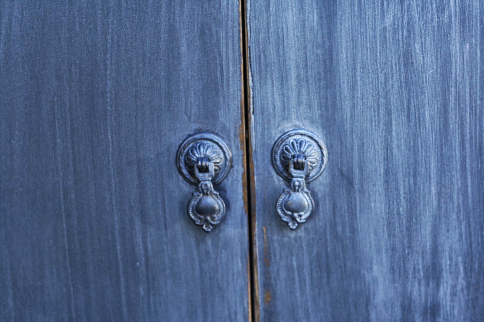 Zinc Look with Graphite Chalk Paint and Artisan Enhancements