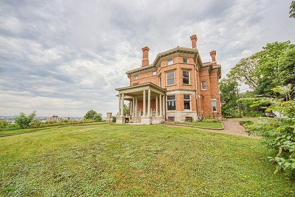 Sweet House Dreams Overview Mansion, 1901 Colonial Revival in