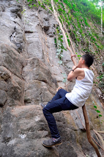 Pesona Batu Dinding Kilo Tiga - Amurang, Minahasa Selatan