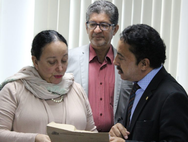 Deputado Roberto Carlos participa de reunião com a presidente do TJ-BA e solicita a reclassificação da Comarca de Senhor do Bonfim para Entrância Final Deputado Roberto Carlos participa de reunião com a presidente do TJ-BA e solicita a reclassificação da Comarca de Senhor do Bonfim para Entrância Final
