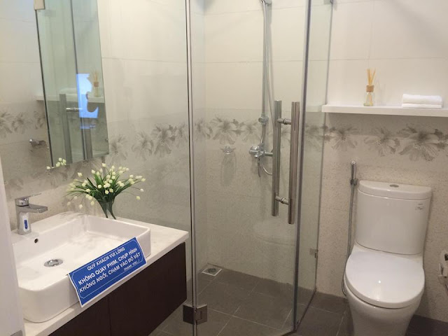 Phòng tắm căn hộ mẫu tại FLC Star Tower
