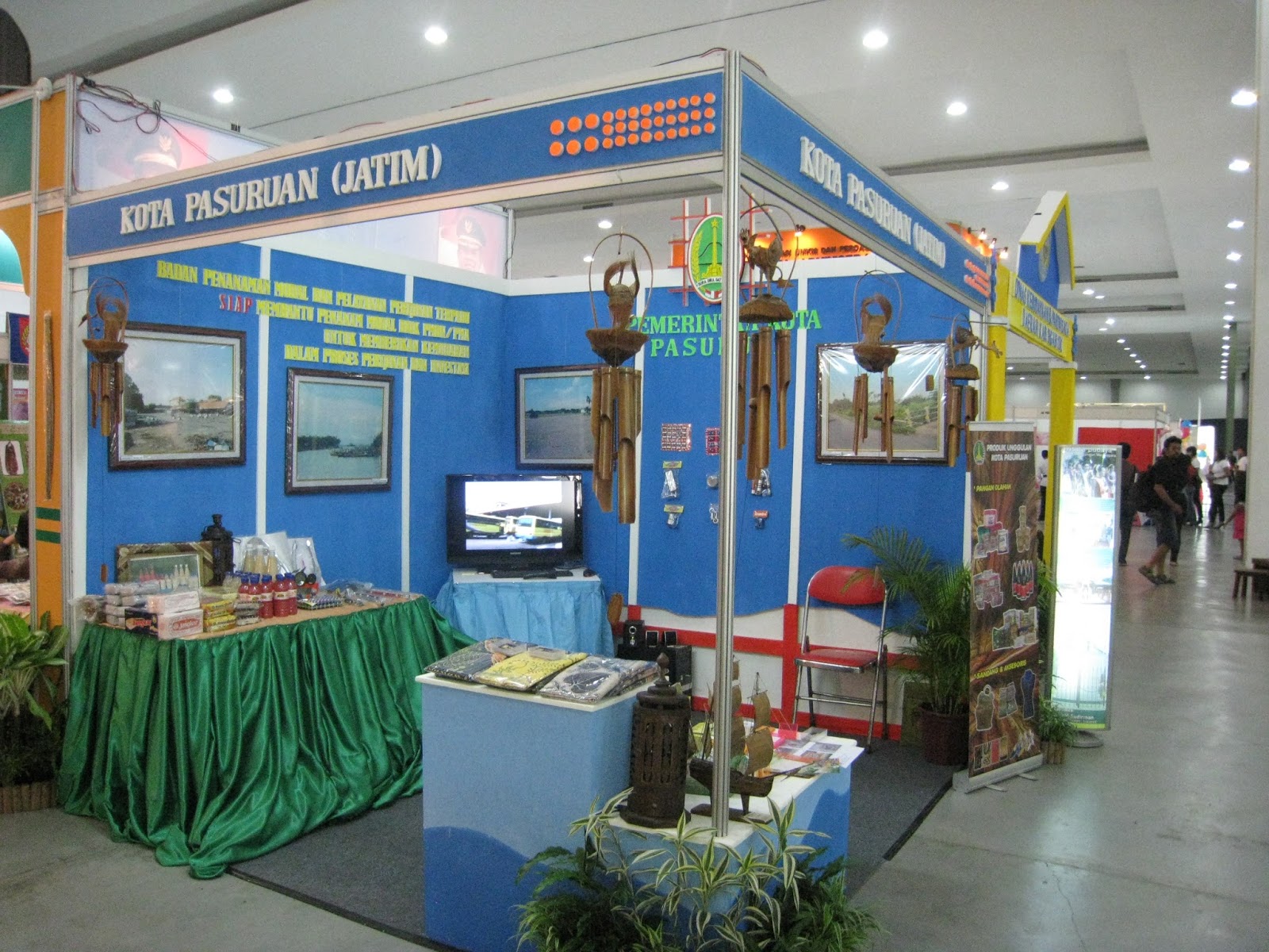 Dekorasi Stand Bazar Dari Jarik Yang Menarik