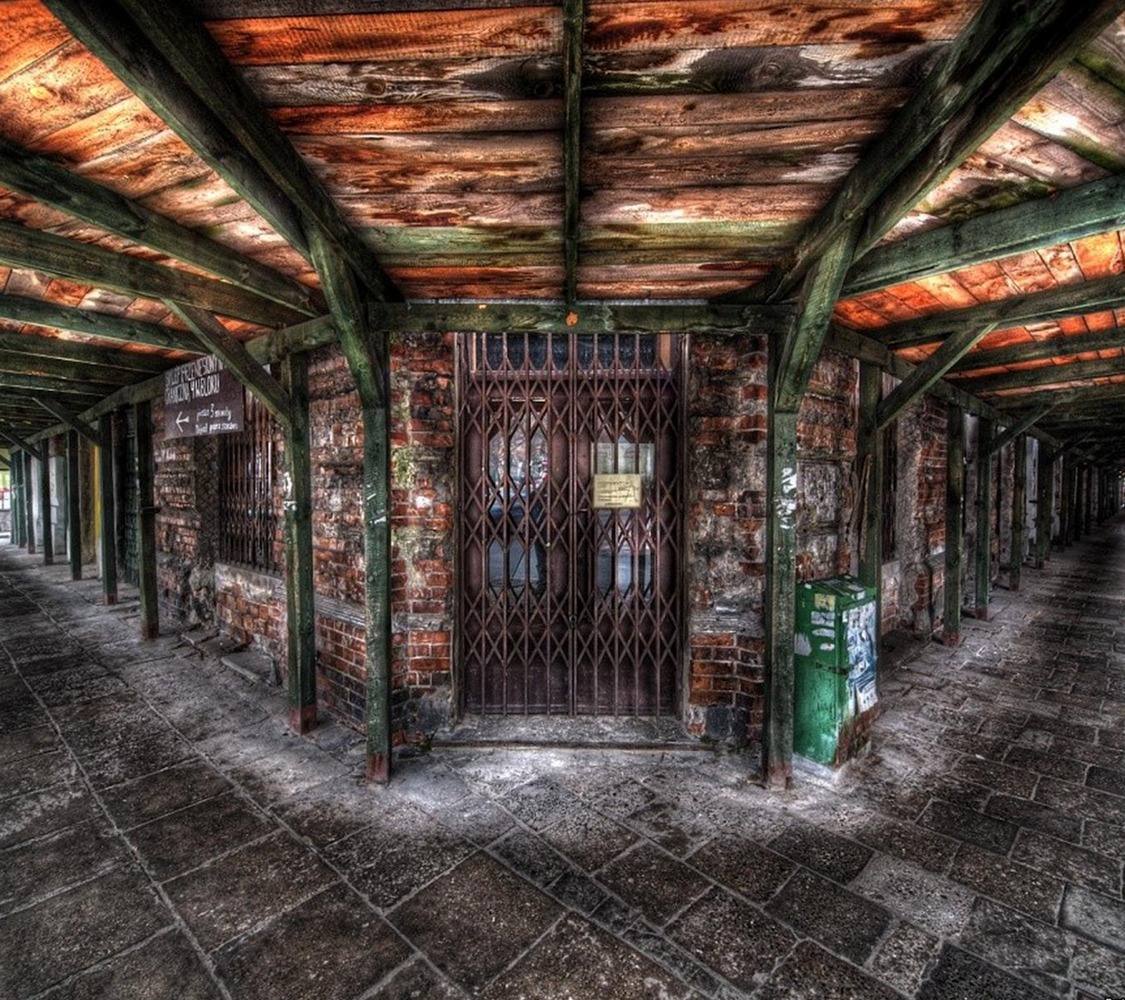 старинные автомобили. обработка городского пейзажа в фотошопе. Hdr обработке. хдр фото. Hdr программа.