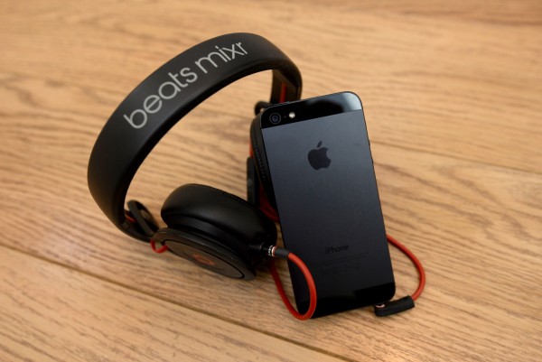 how to sync wireless beats to iphone