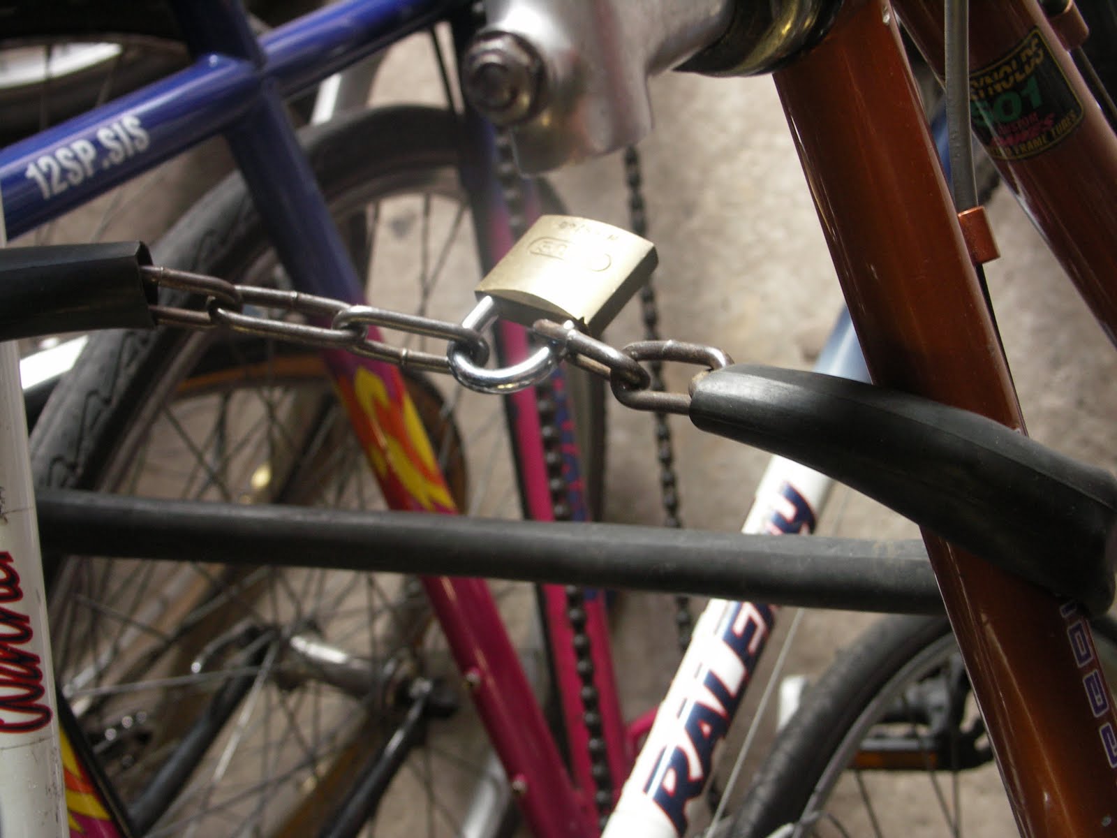 Bikes Etc 5 quick things to make with an old inner tube
