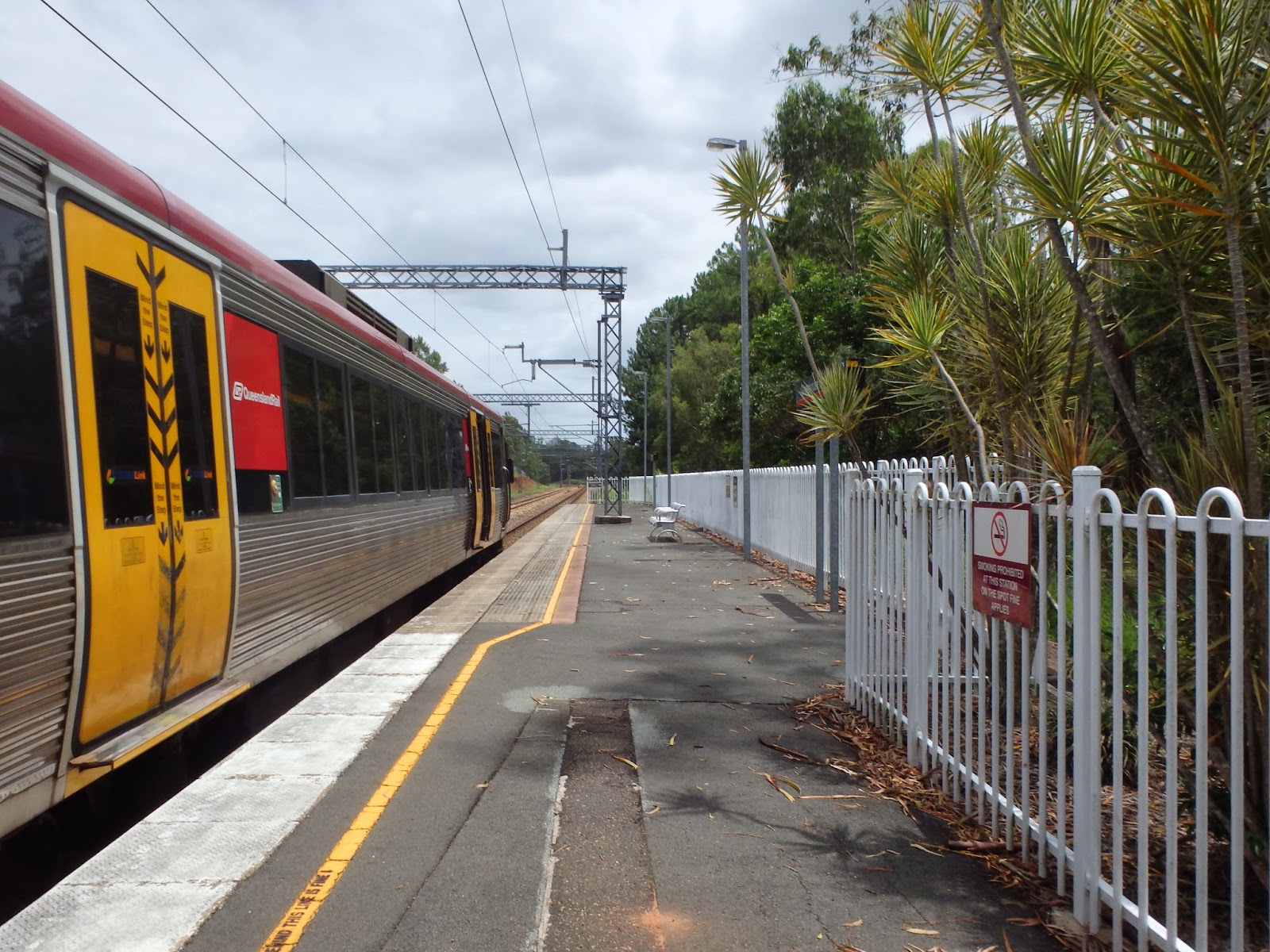 trainspotting glasshouse mountains