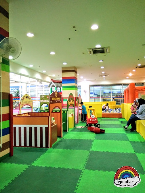 Bonding time @ Kidzoona Mini Aeon AU Bonding time @ Kidzoona Mini Aeon AU