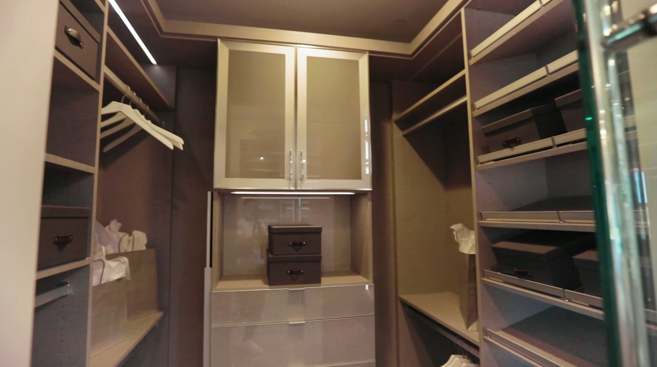 57 Photos vs. $1 Million Luxury Home in Las Vegas Interior Design Tour
