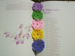 Scrap Yarn Crochet : Free Floral Bookmark Pattern