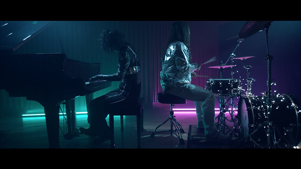 Yvette Young Jolt unboxing for a track from her excellent piano EP