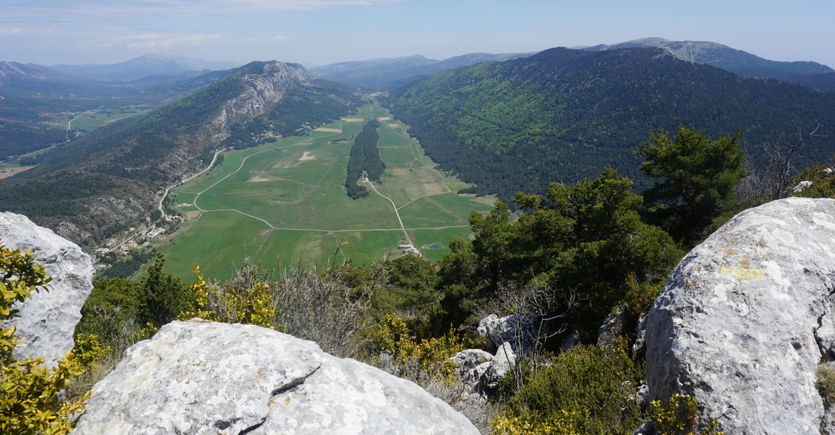 View from the summit of Bauroux above Séranon