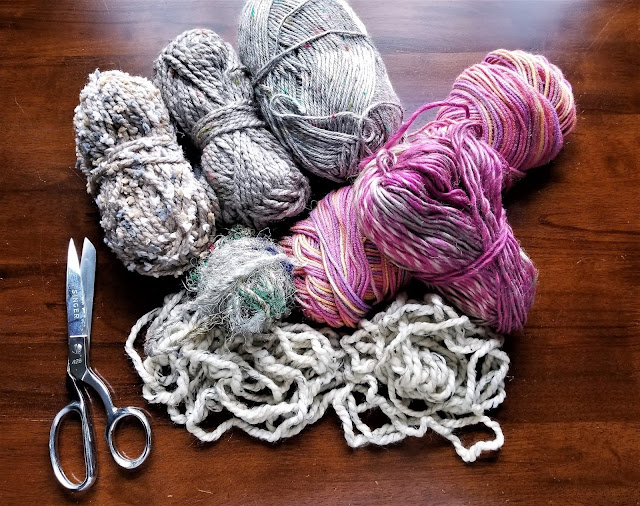 Boho yarn wall-hanging for the knitting- & crochet-impaired - yarn www.BoHoHome.com @bohosusan